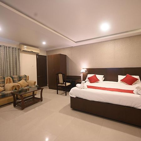 Hotel Bhagavath Gardens Chengannur Eksteriør billede