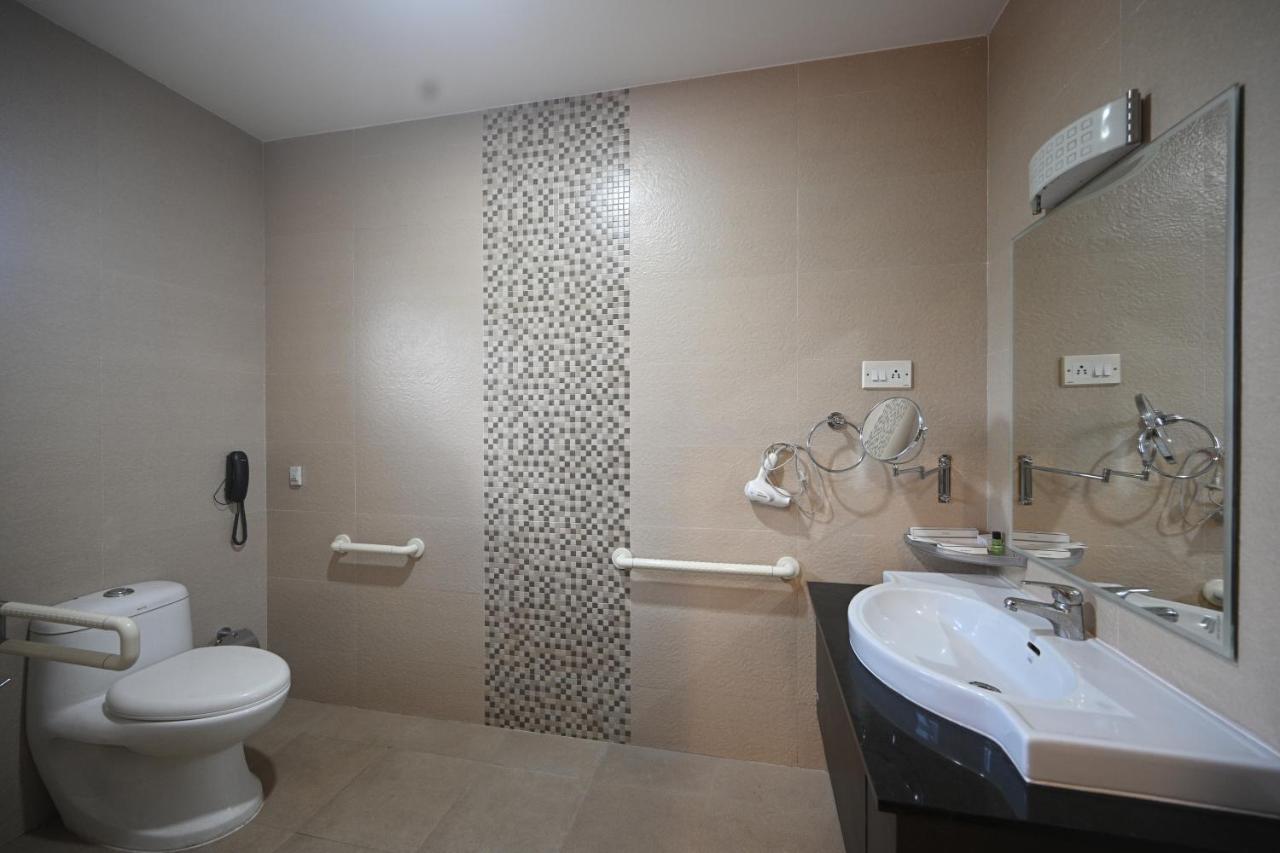 Hotel Bhagavath Gardens Chengannur Eksteriør billede