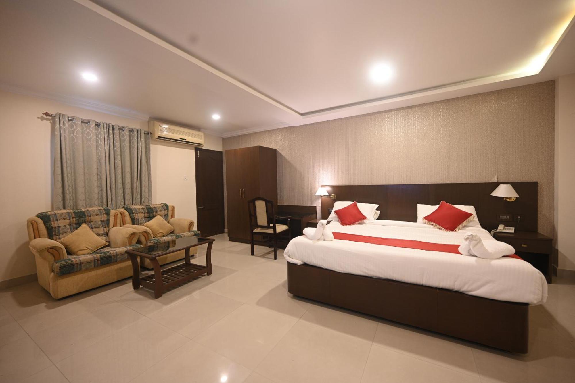 Hotel Bhagavath Gardens Chengannur Eksteriør billede